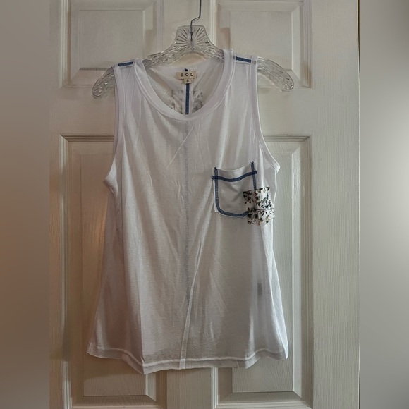 POL-women’s NWOT White Tank Top with Blue Pocket Detail Size S - Picture 3 of 9